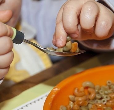 Des morceaux pour bébé : pourquoi et comment ?