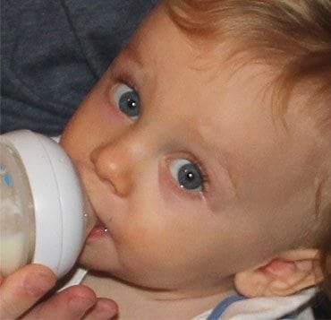 Tous les sens en émoi lors de la prise du biberon