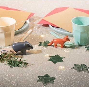 Des pochoirs pour décorer la table de Noël