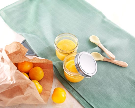 Compote de pommes et de prunes jaunes