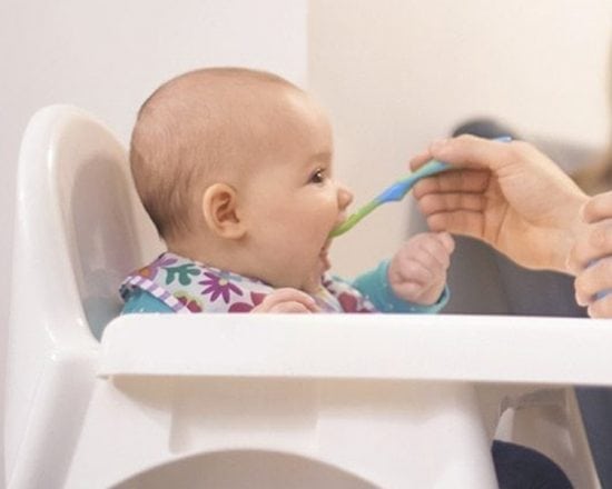 Diversification alimentaire à 4 mois : à quoi doit-on faire attention ?
