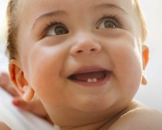 Le rôle des dents dans l'apprentissage du langage