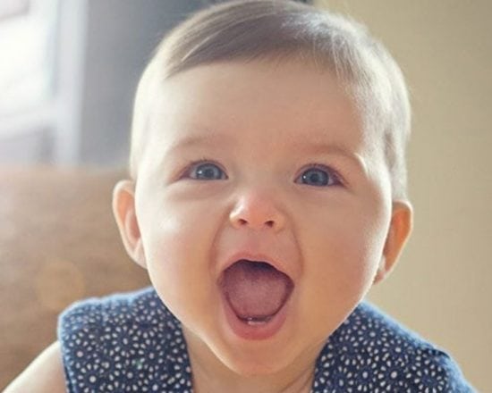 Premiers gazouillis, à quel âge ?