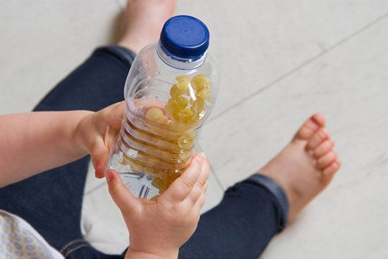 boite activites petits curieux 4 bouteilles sensorielles