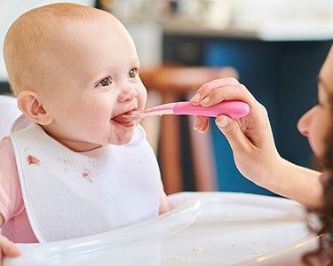 Alimentation bébé 6 mois : repas & menu