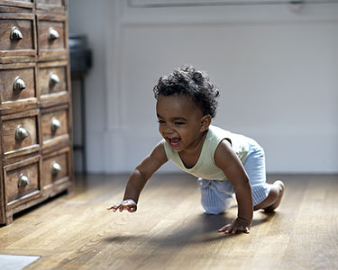 Le quatre pattes, un passage obligé ?