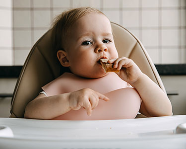 Le pain pour bébé : quand et comment l’introduire ?